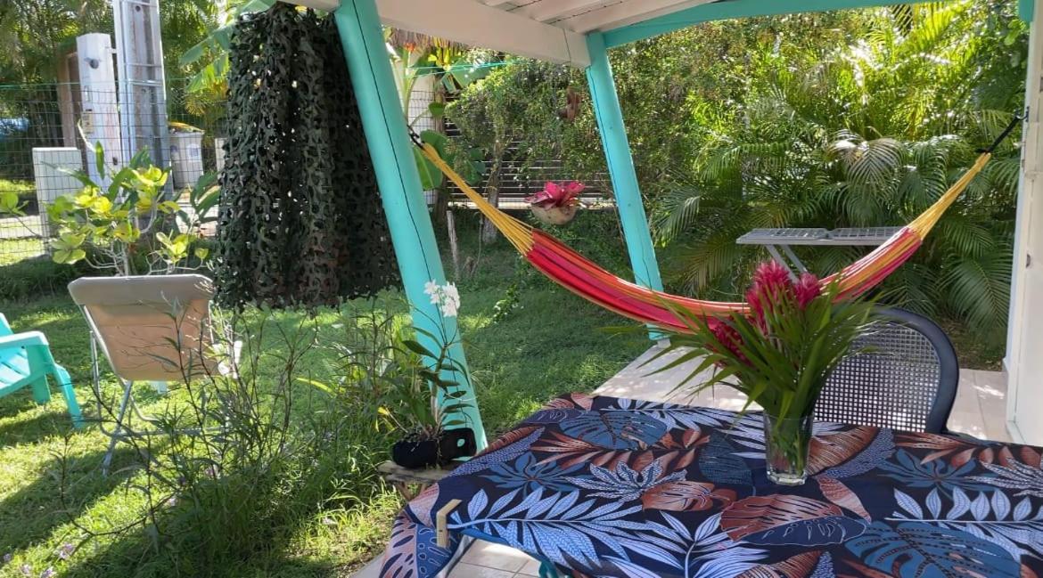 Gite Cajou Dans Jardin Tropical Ventile A Sainte-Anne Exterior photo